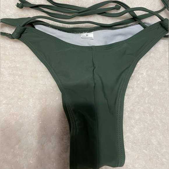 Matte Collection Axel Bikini - Picture 6 of 6